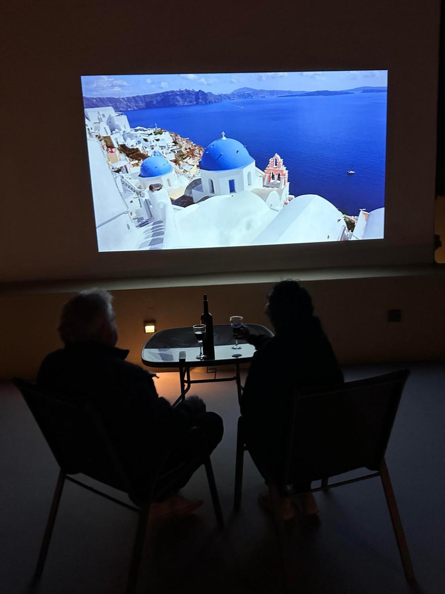 Love Nest With Hot Tub, Hammam & Outdoor Cinema Akrotiri  Bagian luar foto